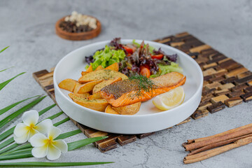 Salmon salad with french fries