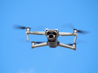 Dron sportowy