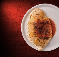 Włoska pizza calzone