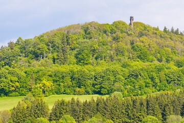 Blick zum Geisingberg von Hirschsprung aus im Frühjahr