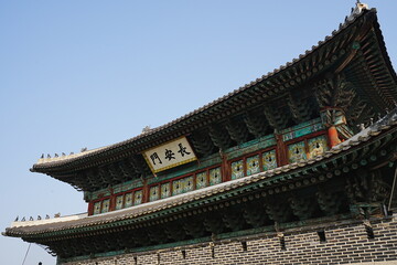 Fototapeta premium Suwon Hwaseong Fortress in Gyeonggi-do, South Korea - 韓国 京畿道 水原華城 城郭 長安門