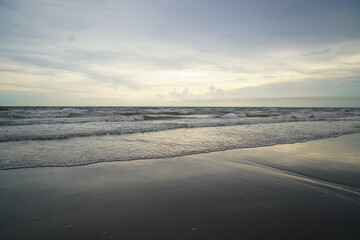 Picture of the sea when it is about to rain.