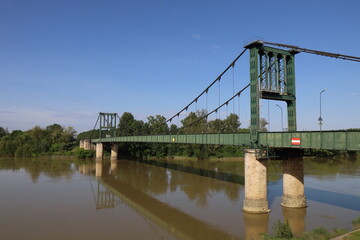 Pont suspendu Renaud Jean sur le fleuve la Garonne, ville de Marmande, d&eacute;partement du Lot et Garonne, France