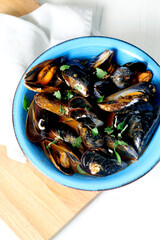 Steamed mussel dish
