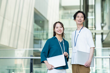 オフィスで働く若いエンジニア　撮影協力:スカパー東京メディアセンター