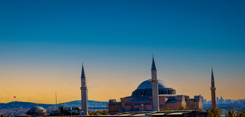 Naklejka premium The Blue Mosque or Sultan Ahmet Mosque of Istanbul, sunset scene view, Turkey