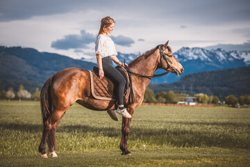 Mädchen mit Pferd