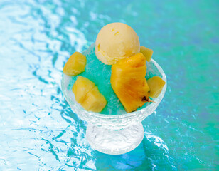 冷たい夏のカキ氷スイーツ(パインアイス)