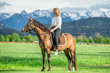 Mädchen mit Pferd