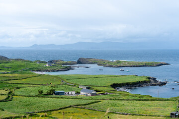 Idyllische Küstenlandschaft auf der Beara-Halbinsel