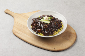  Ganjjajang is a Chinese dish. It is made by stir-frying with less water than jajangmyeon.