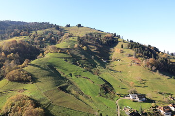 Sonniger Herbsttag im Münstertal im Hochschwarzwald	