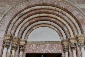 Portail roman du palais médiéval des Rois de Majorque à Perpignan. France