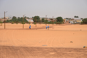 Sc&egrave;ne de vie dans les rues de la vieille ville de Chinguetti