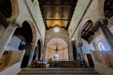 Particolari architettonici dell'interno del Duomo di Ancona( Marche, Italia)