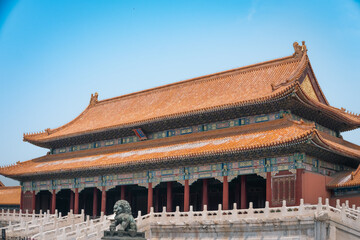 Fototapeta premium BEIJING, CHINA – APRIL 2025: The Hall of Supreme Harmony in the Forbidden City, a traditional Chinese palace with golden rooftops and imperial architecture under blue sky