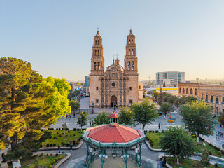 Centro histórico de Ciudad Chihuahua, templo y plaza principal