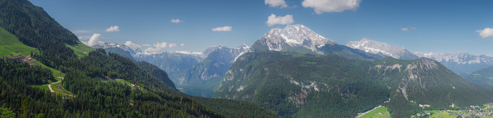 Obraz premium Góra Watzmann w pobliżu jeziora Königssee w Parku Narodowym Berchtesgaden w Niemczech