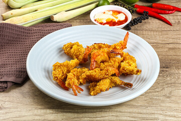 Golden deep prawn tempura wuth sauce