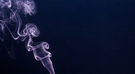 Obraz premium Wispy Smoke Trails Forming Curving Shapes Against Dark Backdrop