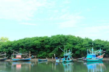 Obraz premium boats on the lake