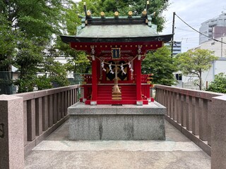 七渡神社の境内