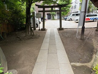 七渡神社の境内