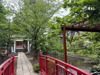 七渡神社の境内