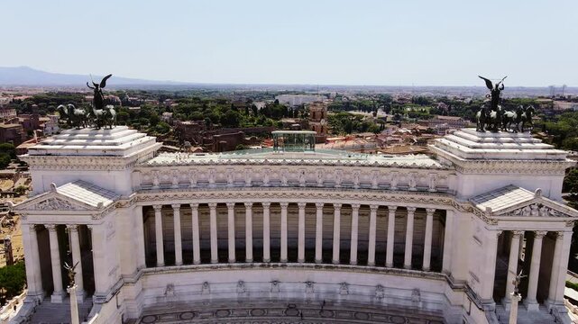 Rome&rsquo;s grand architecture fades into distance, modern society&rsquo;s fractures, 4k