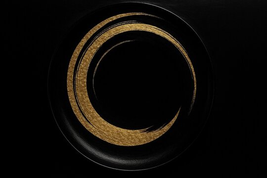 金箔の円形筆文字をあしらった黒背景の漆器風デザイン