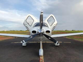 AVIÃO