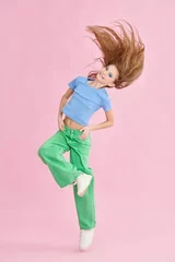 Gordijnen posing in motion © Andrey Kiselev