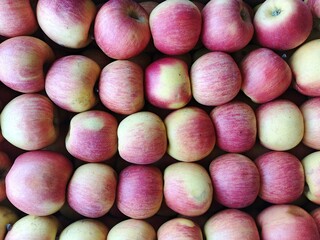red apples in a market