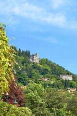 veduta delle montagne di como in italia