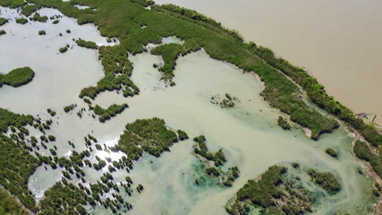 Porto Tolle is located between the Po di Maistra and Po di Gnocca rivers and is cut in half by the Po di Venezia (Parco regionale del Delta del Po)