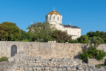 The Saint Vladimir Cathedral It commemorates the presumed place of St. Vladimir's baptism.