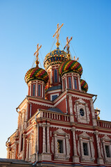 Obraz premium Colorful Domes of Stroganov Church in Nizhny Novgorod