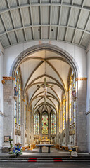 Innenansicht der römisch-katholischen Kirche St. Ursula in Köln, Nordrhein-Westfalen, Deutschland