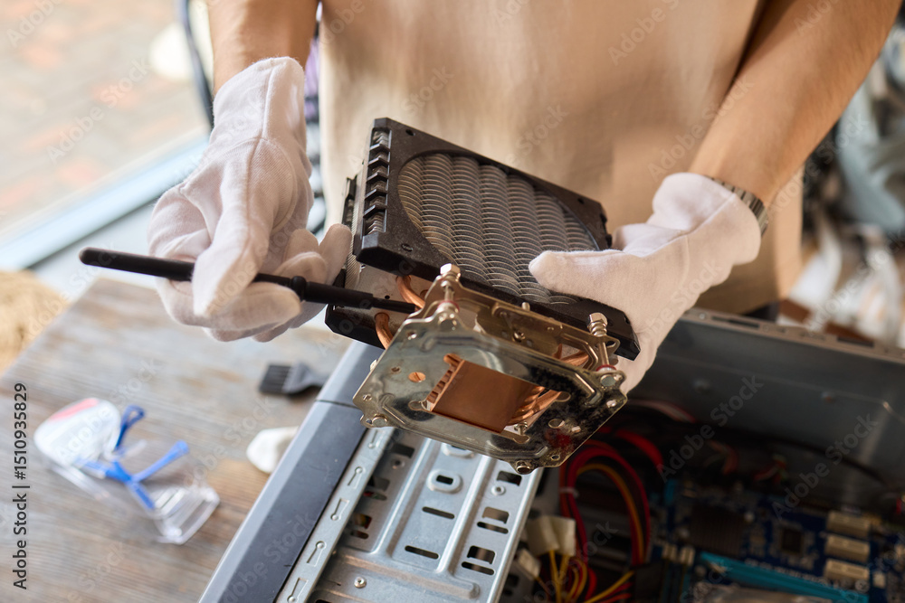 Aufkleber the precision maintenance of computer components should be done with proper care and attention