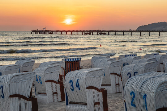 Blick vom Strand zur SeebrALcke, Binz, Insel RALgen, Mecklenburg-Vorpommern, Deutschland