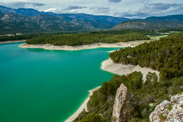 Embalse de La Bolera,  en el parque natural de Cazorla, Segura y Las Villas.