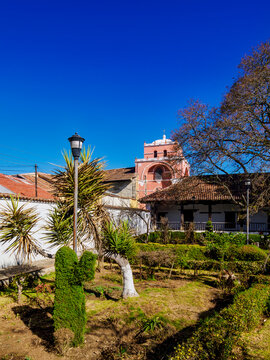 View over the courtyard of Cultural Centre towards the Arco del Carmen, San Cristobal de las Casas, Chiapas State, Mexico
