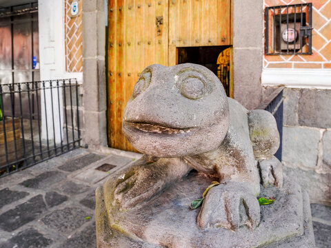 Frog Sculpture at Plazuela de los Sapos, Alley of the frogs, Los Sapos Neighbourhood, City of Puebla, Puebla State, Mexico