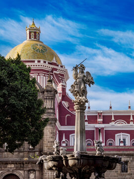 Fountain of Saint Michael the Archangel and Our Lady of the Immaculate Conception Cathedral Basilica, Zocalo Main Square, City of Puebla, Puebla State, Mexico