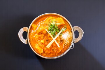 Traditional Indian Tandoori Curry Bow