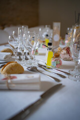 Décoration florale élégante de table de mariage – ambiance romantique et raffinée