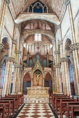 Obraz premium view of the altar and the interior of a Christian or Catholic church or cathedral.