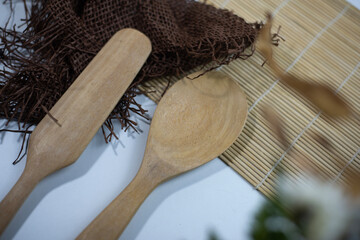 Wooden spatula and wooden spatula