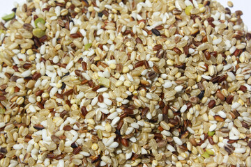 These are grains of mixed grain.