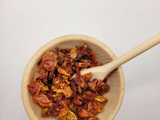 Dried portion of aromatic tomatoes.
